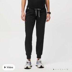Figs Zamora Maternity Jogger scrub pants